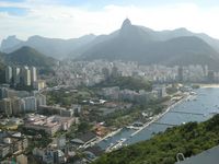 View af den nordlige del af Rio med Kristus p toppen